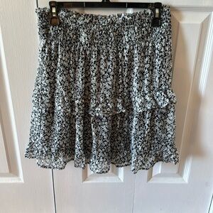 Women black and white small flower print size medium